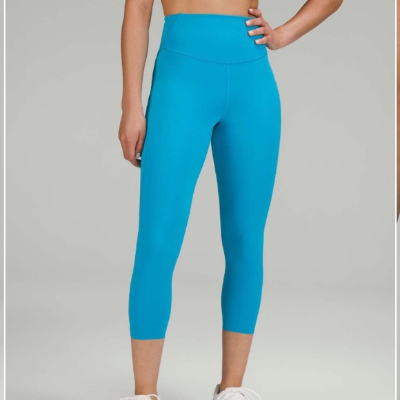 Lululemon Base Pace High-Rise Crop 23"
Turquoise Tide - Picture 2 of 9